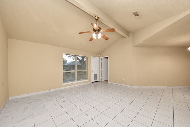 Building Photo - 10711 Forest Leaf Dr
