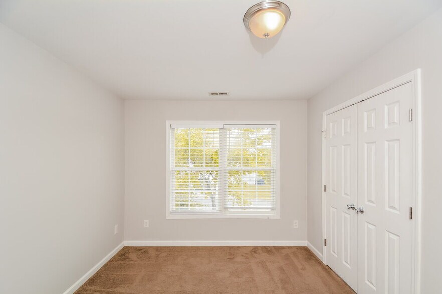 Building Photo - 3729 Chancellorsville Ct