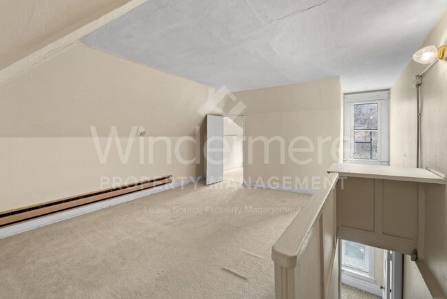 Building Photo - 1122 S Walnut St