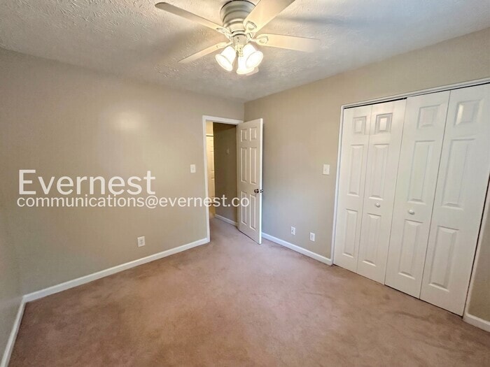 Building Photo - 2771 Skyland Dr NE