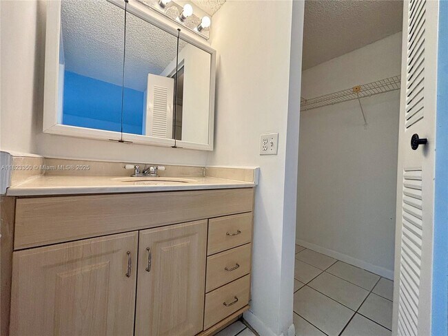 Building Photo - 6246 SW 131st Pl