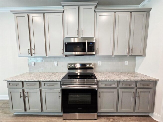 Building Photo - 7325 Yewtree Dr