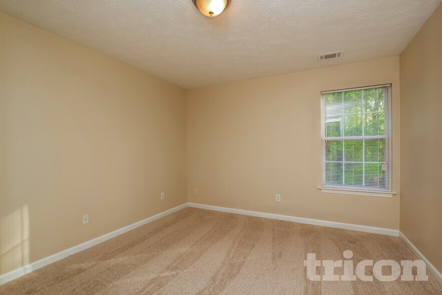 Building Photo - 2255 Hamilton Parc Ln