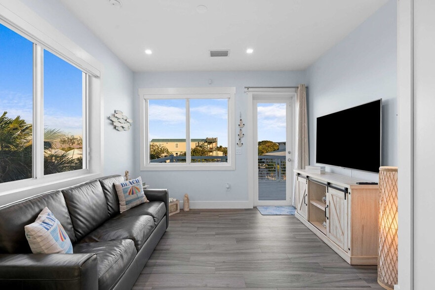 Building Photo - 811 104th St