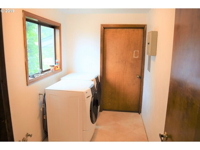 Building Photo - 94217 Terrace Garden Way