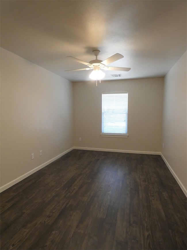 Building Photo - 405 Vail Cir