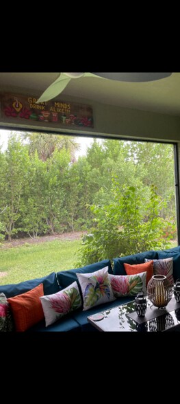 Building Photo - 7241 W Lenox Cir