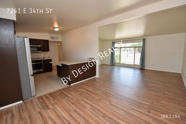 Building Photo - Beautifully Remodeled East Side 3 Bed 2 Ba...