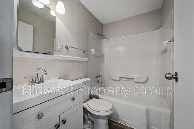 Building Photo - 7 St George Ct