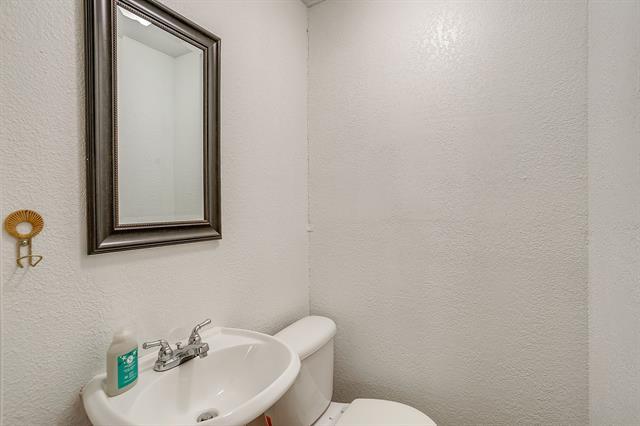 Building Photo - 4224 Donnelly Ave