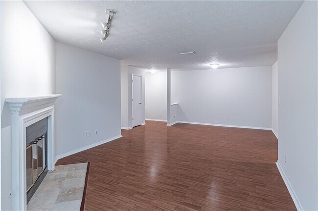 Building Photo - 3007 Canyon Point Cir