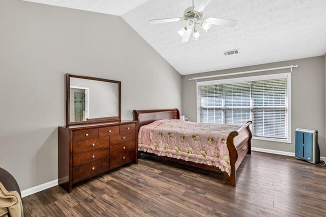 Building Photo - 1500 Highland Farm Dr