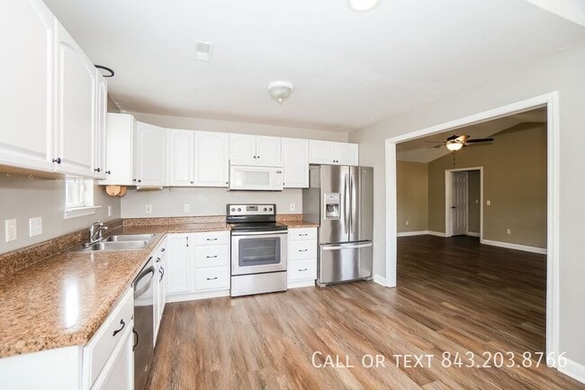 Building Photo - 9592 Crosscut Dr