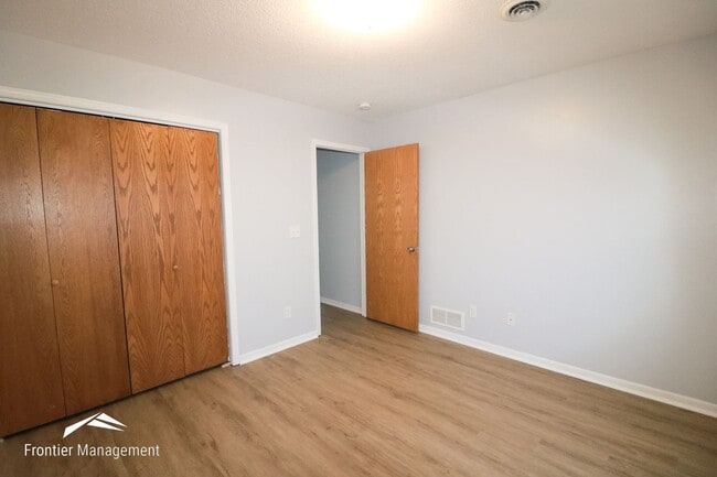 Building Photo - 3 Bedroom Ranch-Style Home in Quiet Neighb...