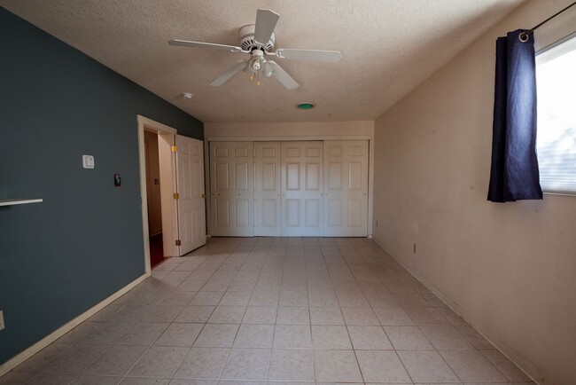 Building Photo - North Valley 2 bedroom 2 bath