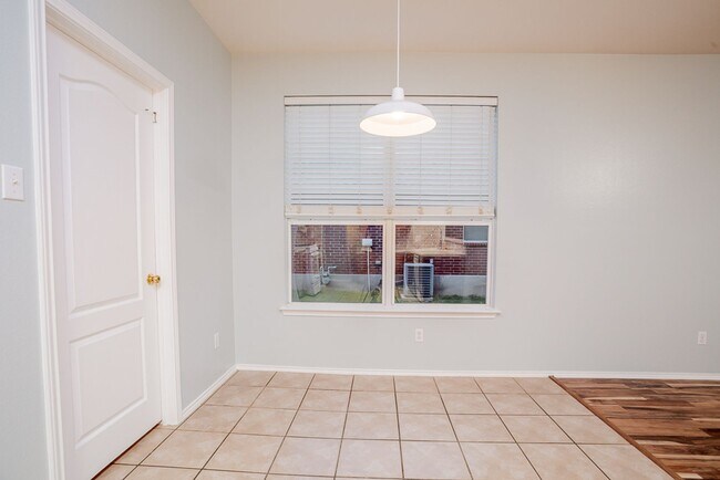 Building Photo - 115 Brazos Ln