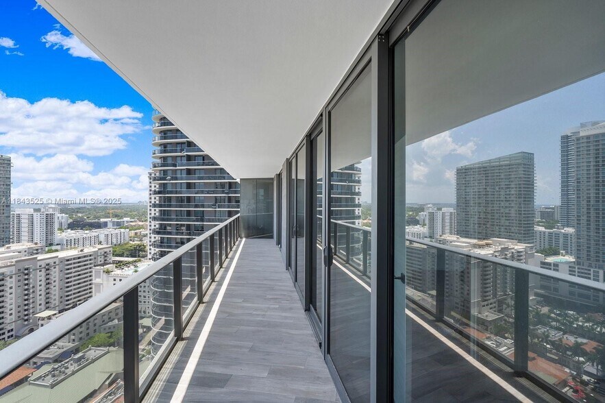 Building Photo - 801 S Miami Ave
