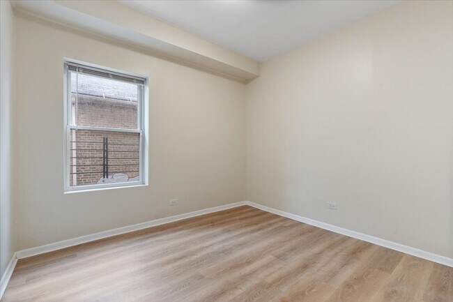 Building Photo - 3145 W Lyndale St