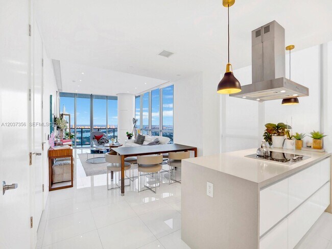 Building Photo - 1100 Biscayne Blvd