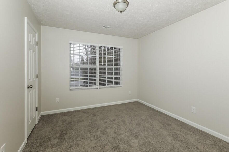 Building Photo - 93 Gleneagles Way