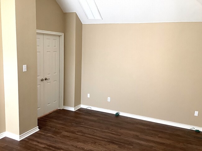 Building Photo - 107 Monticello Dr