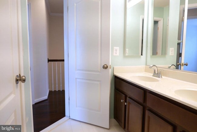 Building Photo - 25152 Sweet Myrtle Square