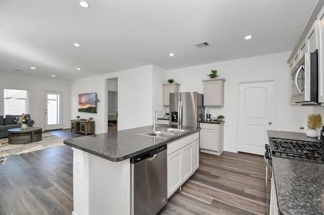 Building Photo - 5227 Castlebury Meadows Dr