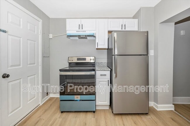 Building Photo - 114 N Conococheague St