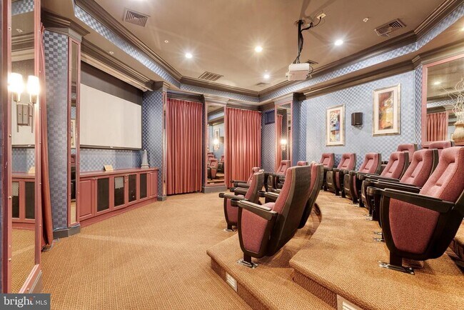 Building Photo - 400 Symphony Cir