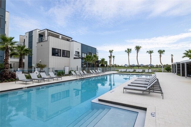 Building Photo - 5127 W Tyson Ave