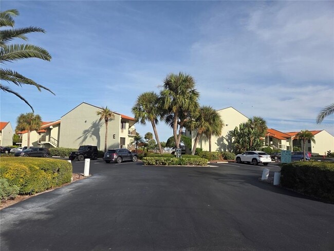 Building Photo - 1515 Pinellas Bayway S