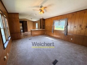 Building Photo - Country Living