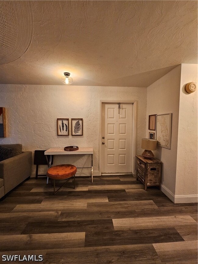 Building Photo - 828 Wiggins Pass Rd