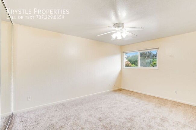 Building Photo - NOW Available In Benicia! 2 BD, 1 BA Condo...