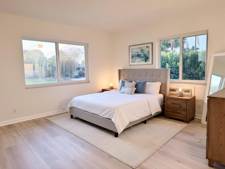 Building Photo - 231 NE 16th Ave