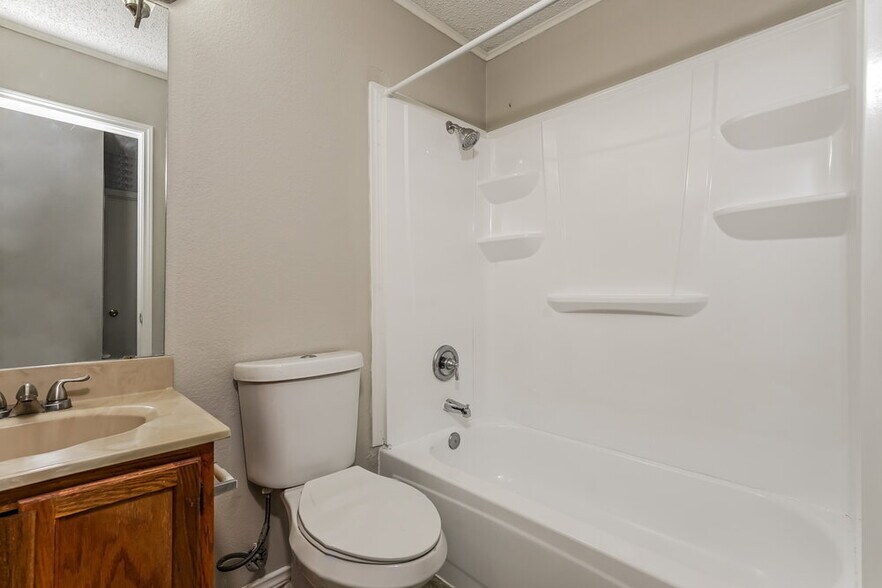 Building Photo - 2200 Wembley Downs Dr