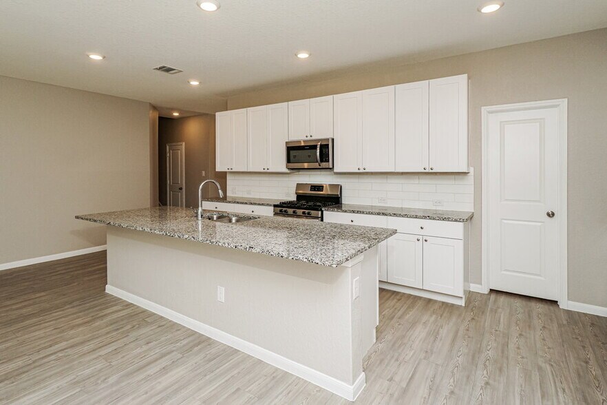 Building Photo - 15035 Nettleton Ml