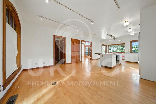 Building Photo - 6538 Gwin Rd