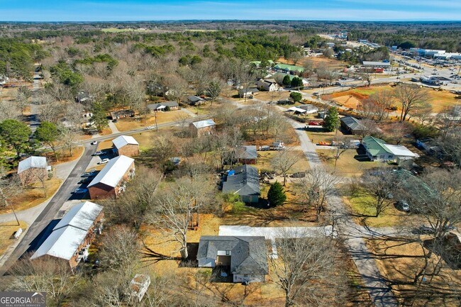 Building Photo - 127 Perry St