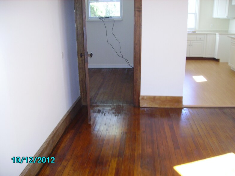 Building Photo - 3922 S Madison Ave