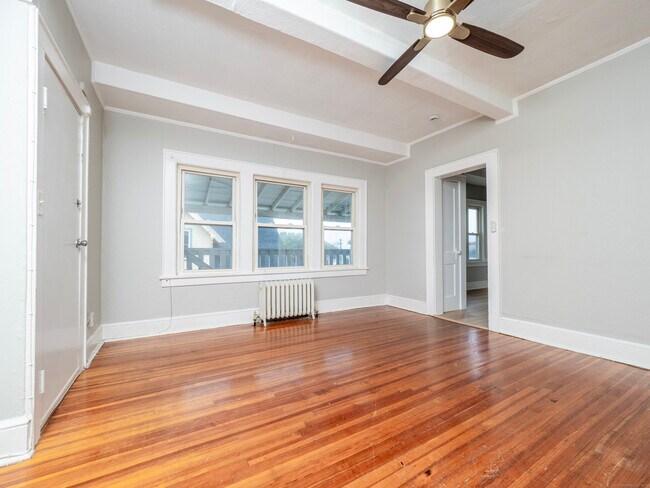 Building Photo - 33 Seaview Ave