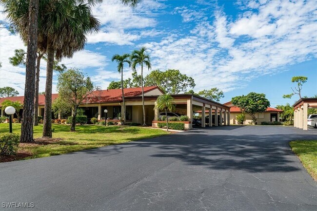 Building Photo - 2009 Pine Isle Ln