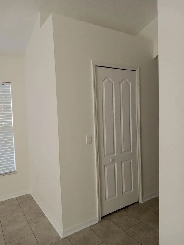 Building Photo - 727 Straw Lake Dr