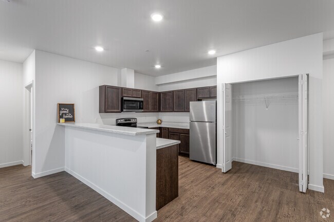 2BR, 1BA - 1,081SF - Perrine Court Apartments