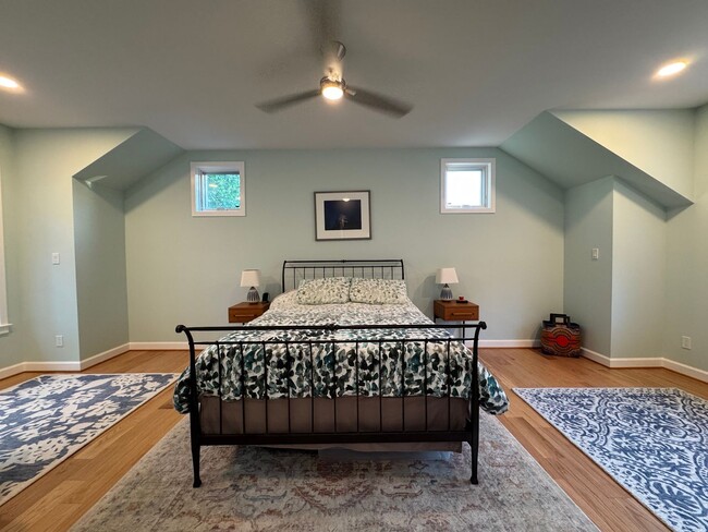 Building Photo - Fantastic 5 Bed 3 Bath Single Family Home ...