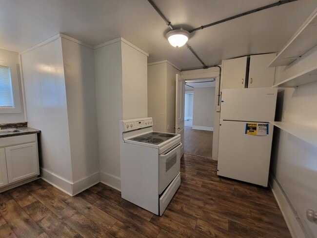 Building Photo - 902 East St