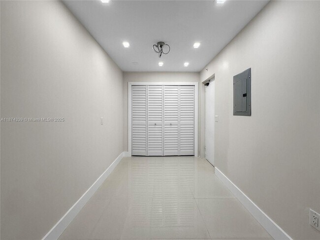 Building Photo - 10185 Collins Ave