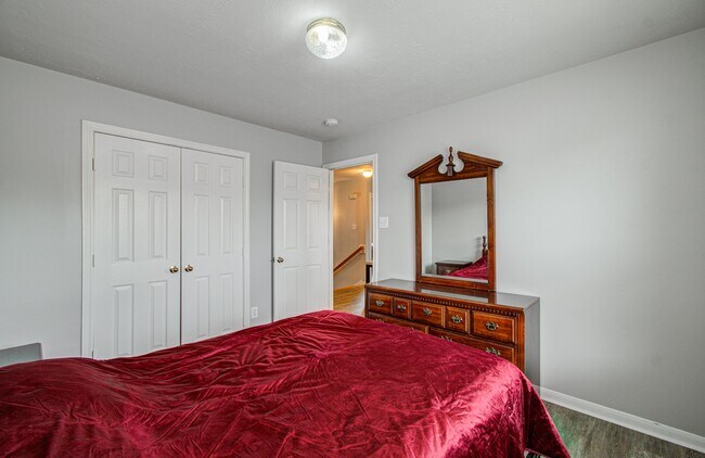 Building Photo - 3043 W Hampton Dr
