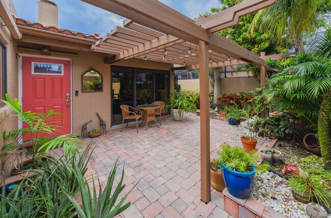 Primary Photo - 6548 Patio Ln