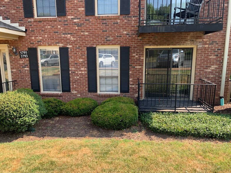 Building Photo - 5793 Brentwood Trce